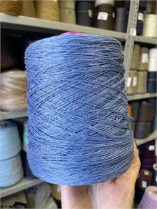 {{photo.Alt || photo.Description || 'Голубая бобинная пряжа Frescolino лен (100%) 420м в 100гр'}}