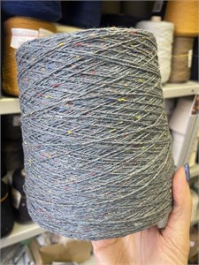 {{photo.Alt || photo.Description || 'TWEEDWOOL 70% меринос 30% шелк 400м/100 серо-зеленый'}}