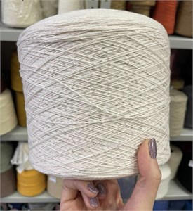 {{photo.Alt || photo.Description || 'Supersoft 100% кардный меринос 2/15 (750м в 100) бьянко с роз подтоном'}}