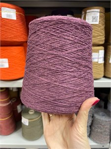 {{photo.Alt || photo.Description || 'Бобинная пряжа Yak Baby Brown як (70%) меринос (30%) мальва'}}