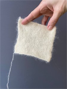 {{photo.Alt || photo.Description || 'Birmano 41% Baby Alpaca Suri 23% меринос 33% па 3% эластан 1350м 100 гр желтый'}}